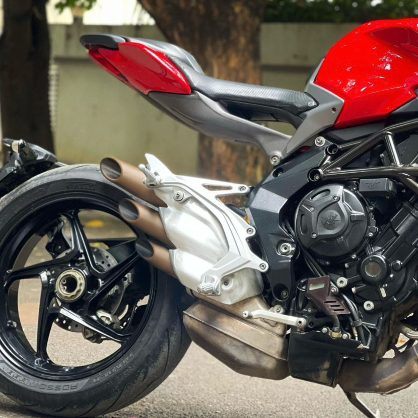 MV Agusta Brutale 800